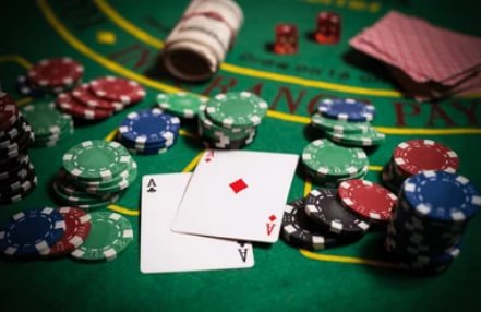 Antarmuka aplikasi king 403 menampilkan Liga 1 dan permainan live dealer